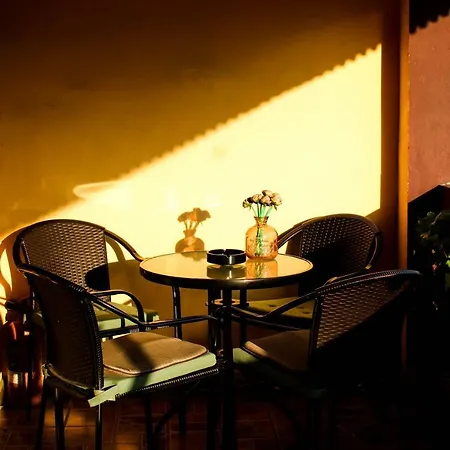 Collosal With Garden Bukurešť