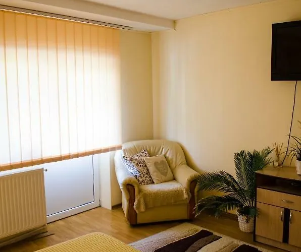 Collosal With Garden Apartman *