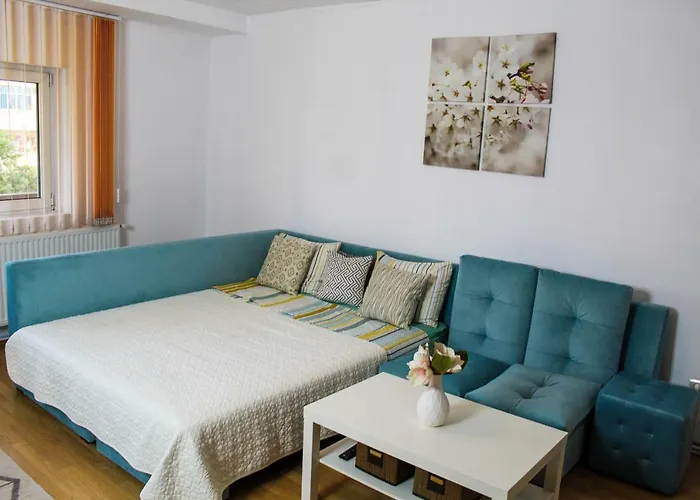 Collosal With Garden Апартаменты Бухарест