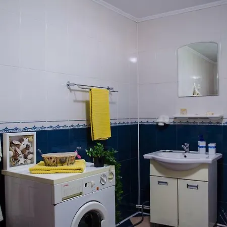 Collosal With Garden Διαμέρισμα *